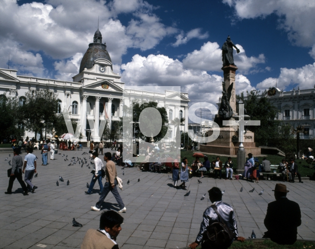 ｜ムリリョ広場と国会議事堂