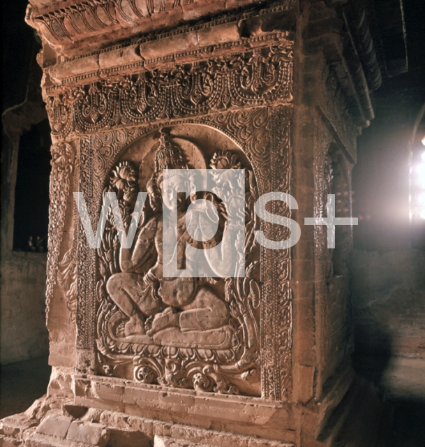 ｜パガン遺跡、ナンパヤ寺院の柱壁の浮彫り