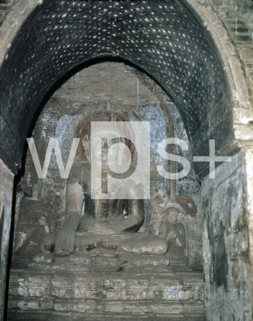 ｜パガン遺跡、ナンパヤ寺院の座仏像