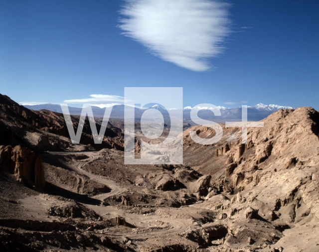 ｜サンペドロの南に位置するアタカマ砂漠の月の谷