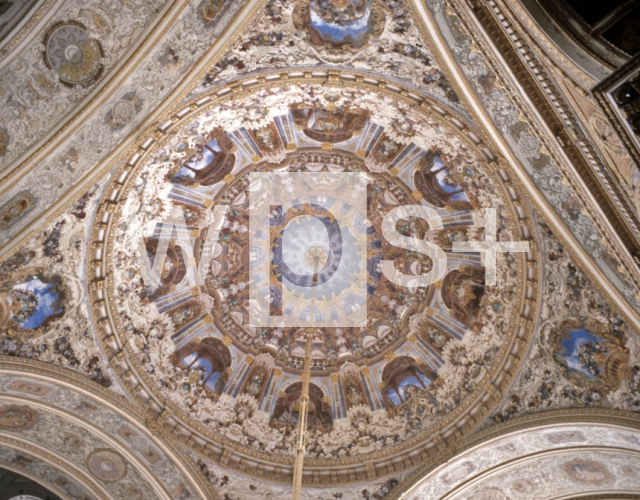 ｜ドルマバフチェ宮殿の大ホール「儀式の間」の天井