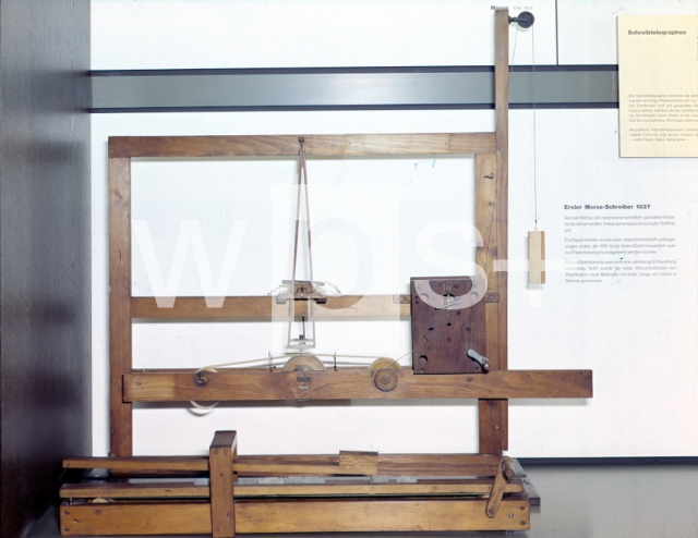 1837年にモールスが発明した最初の電信機 - 科学 | wps+（ワールド 