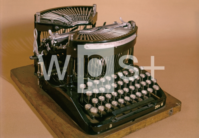 ｜1887年に製造されたタイプライター「ウィリアムズ」