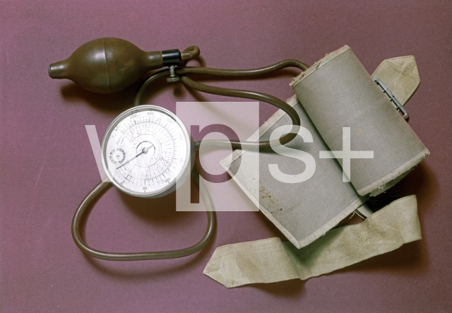 ｜1900年初めの血圧計