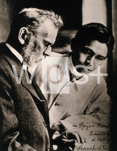 ｜サルバルサン発見後のエールリヒと秦佐八郎、1910年