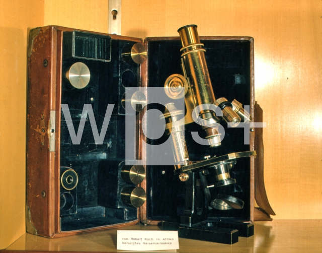 ｜コッホが東アフリカへ旅した折に使われた顕微鏡