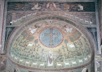｜サンタポリナーレ・イン・クラッセ聖堂の祭壇上部のモザイク画