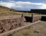 ｜ティワナク遺跡、カラササーヤ半地下神殿