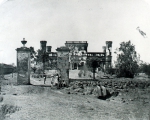｜ラクナウのイギリス軍食堂、1858年、セポイの反乱により壊される