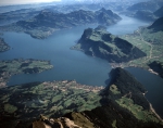 ｜ピラトゥス山の上空から望むルツェルン湖