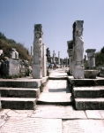 ｜エフェソス遺跡、クレテス通りの像