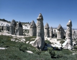 ｜ギョレメの「妖精の煙突」と呼ばれる岩（カッパドキアの岩石遺跡）