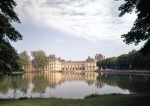 ｜鯉の池から望むフォンテーヌブロー宮殿
