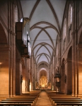 ｜ヴォルムス大聖堂の身廊内部
