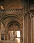 ｜サント＝マドレーヌ大聖堂のティンパヌム「使徒に伝道を命ずるキリスト」