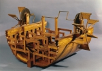 ｜手漕ぎ車輪による推進力を持つボートの模型