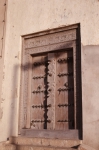 ｜ストーン・タウンの伝統的な木彫りの扉